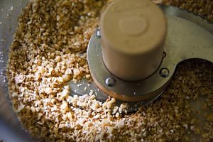 Coarsely-ground nuts and oatmeal